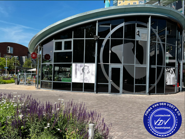 wasbakken, werkbladen, afzuigkappen 